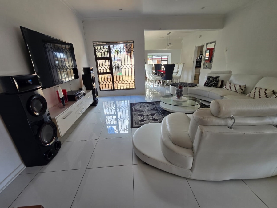 4 Bedroom Property for Sale in Dan Pienaar Free State